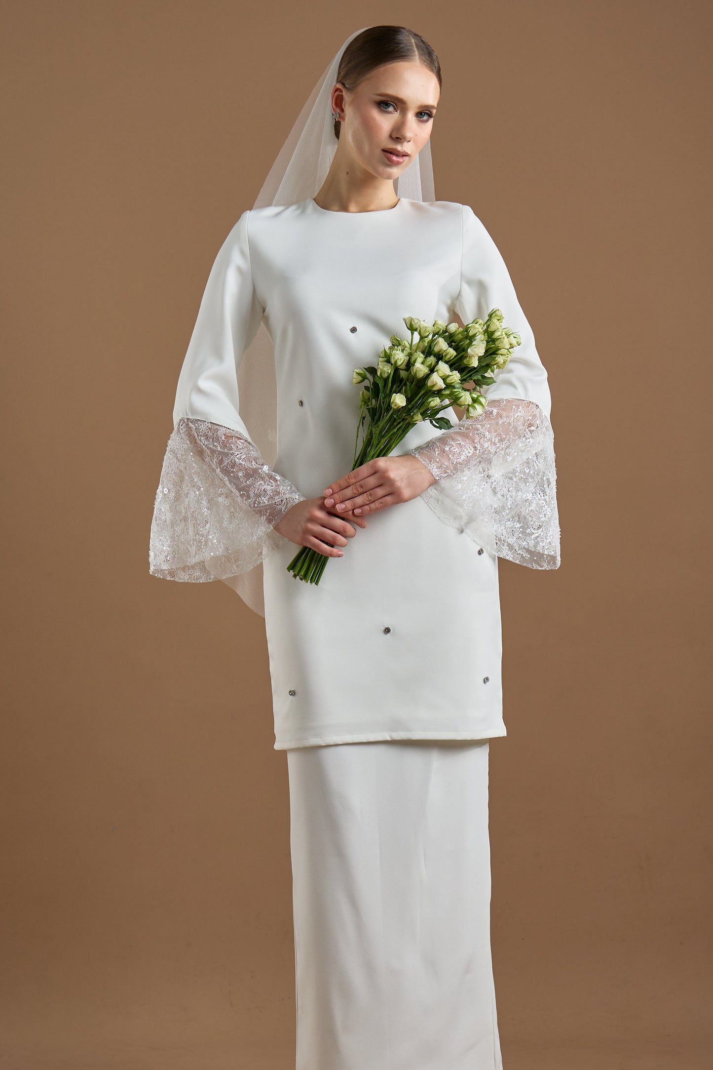 LACES MEDIUM LENGTH VEIL