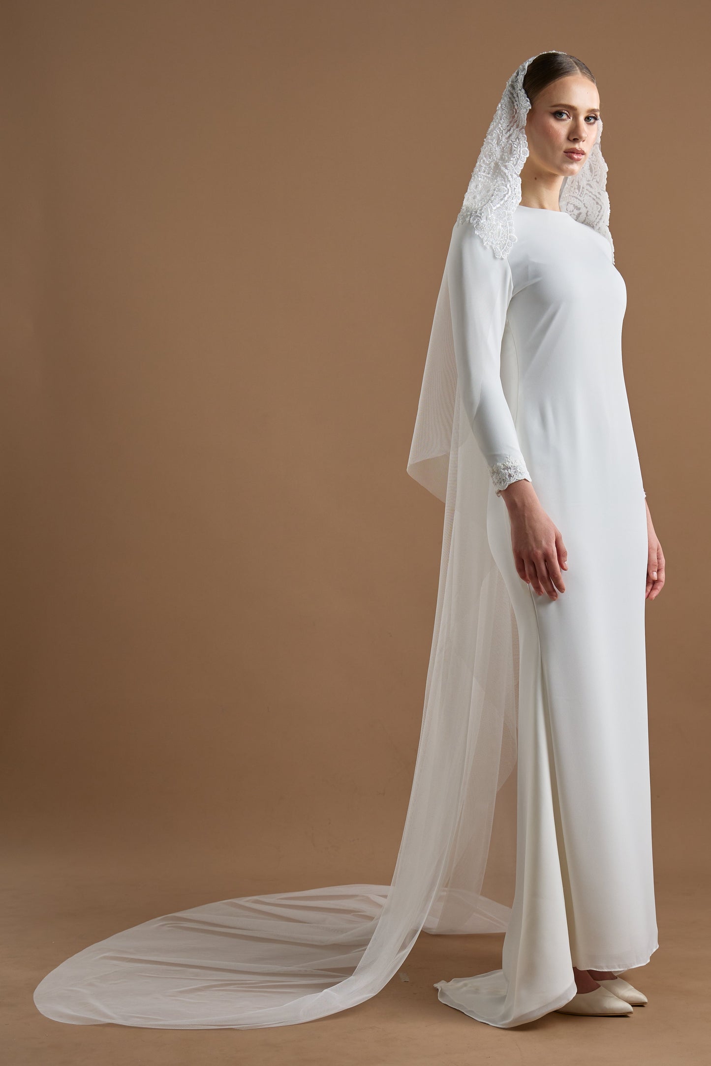 LACES LONG VEIL