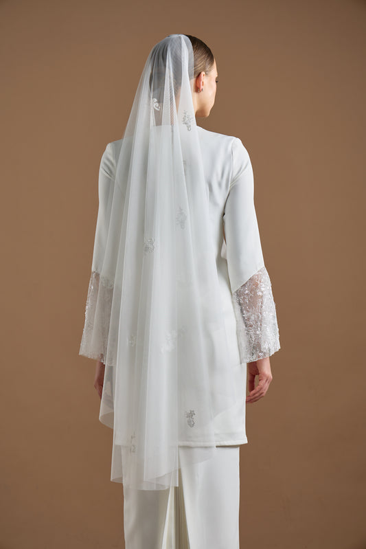 LACES MEDIUM LENGTH VEIL