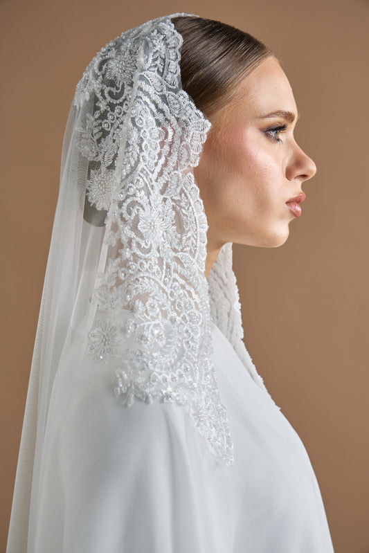 LACES LONG VEIL